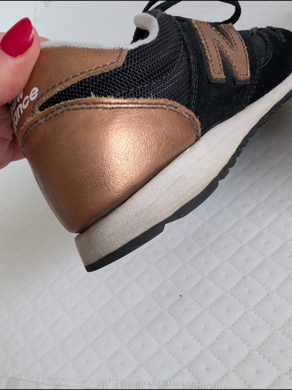 New Balance Womens 520 WL520SNC Black Rose Gold Sneakers Size 7.5 Suede Retro - Picture 10 of 16
